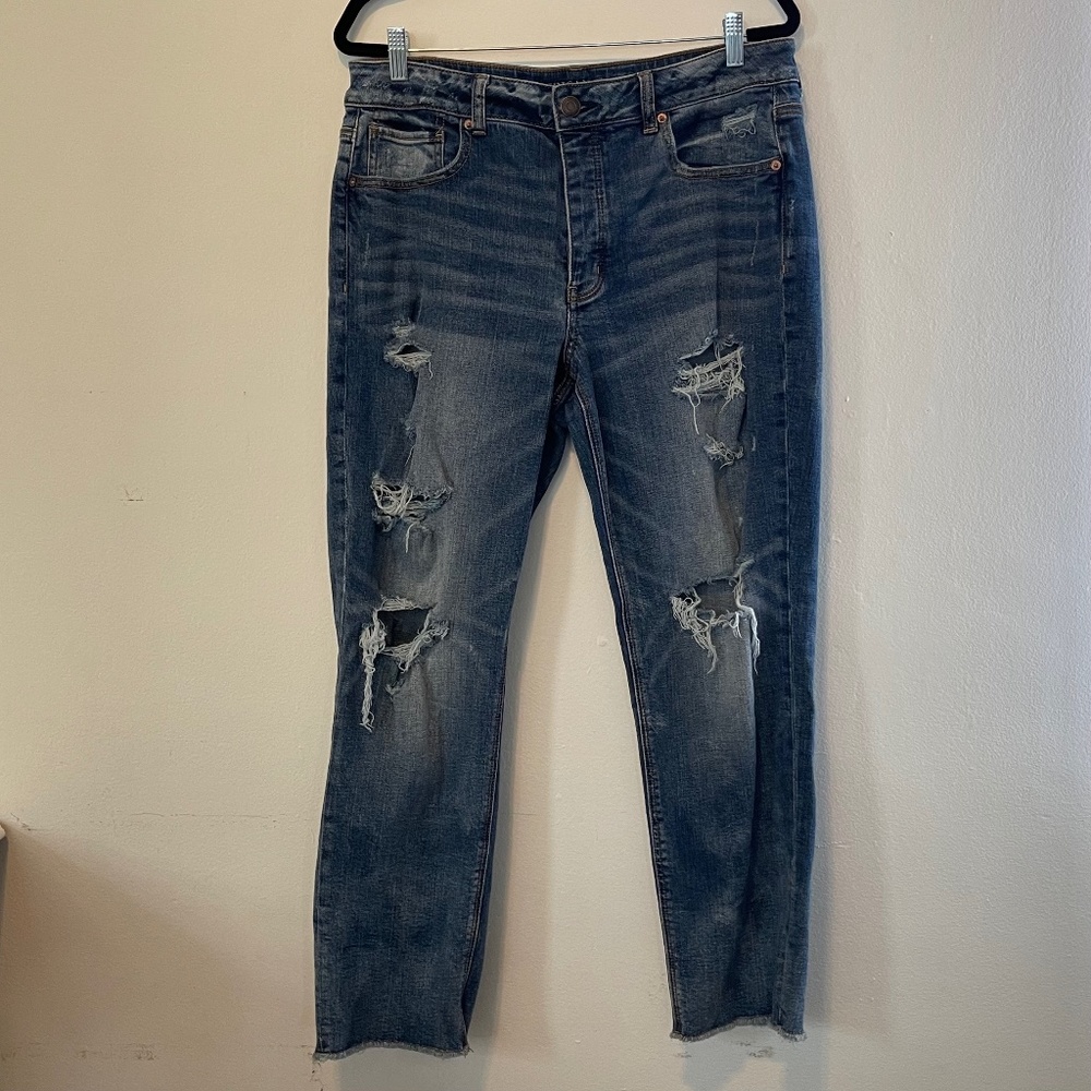 American Eagle Distressed Tomgirl Button Fly Women’s Jeans ~ SIZE 14R ~ …